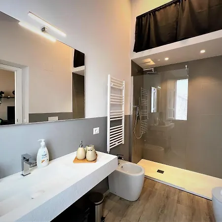 Kami-central Beautiful Over The Roofs Apartment Siena